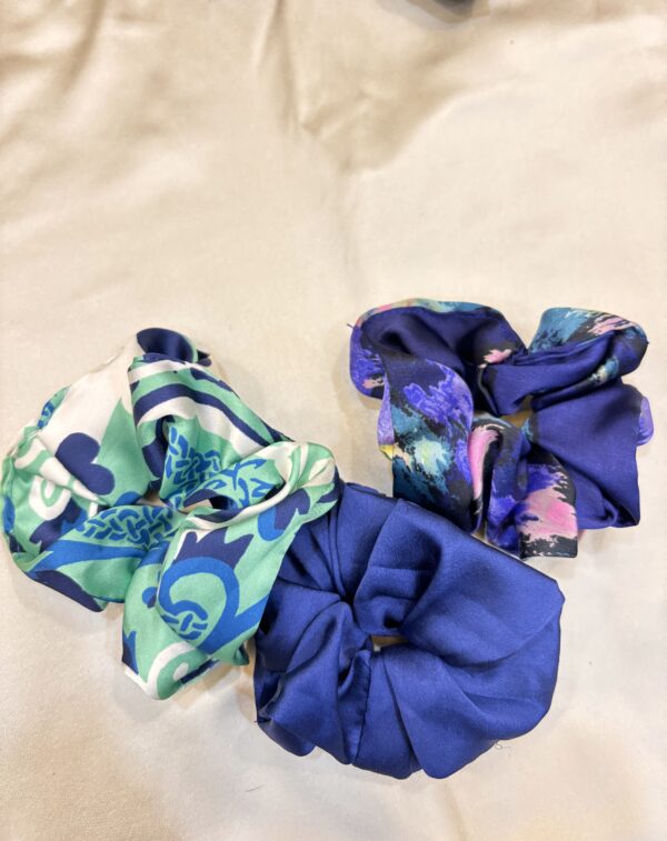 011 Satin Scrunchies