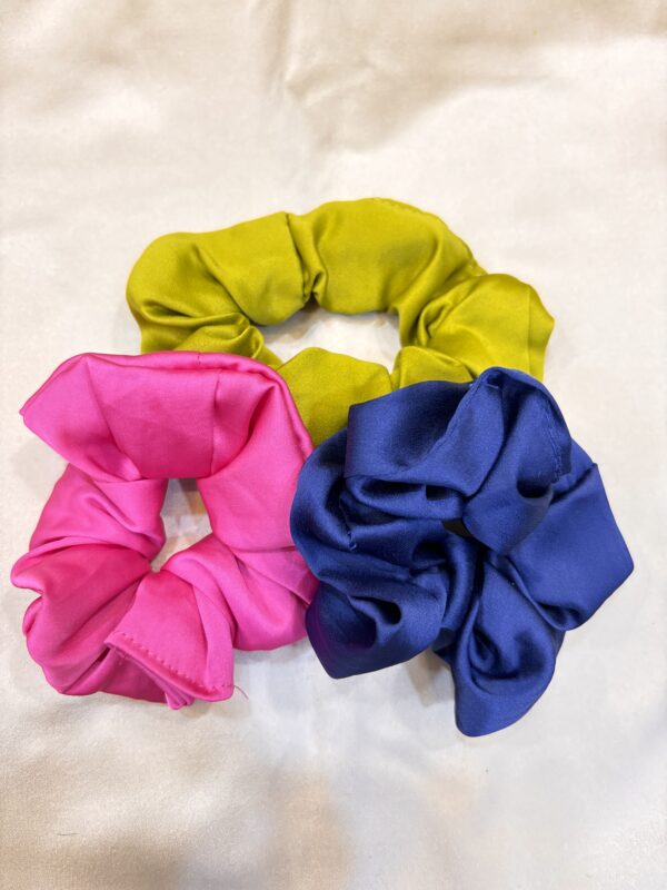 003 Satin Scrunchies